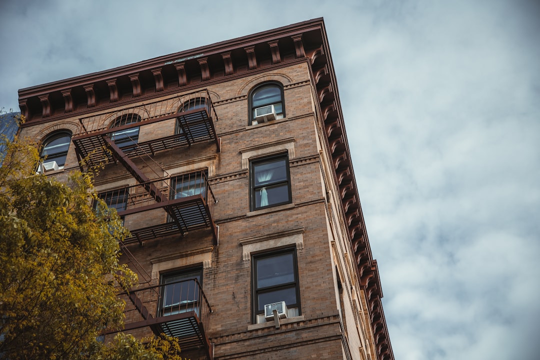 Photo negotiate apartment price